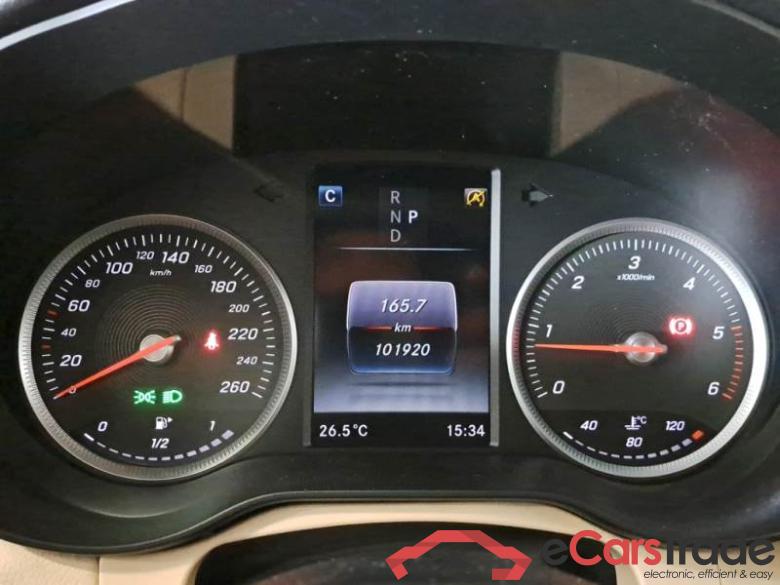 Mercedes 4 MERCEDES-BENZ GLC / 2015 / 5P / SUV GLC 220 D 4MATIC SPORT #4