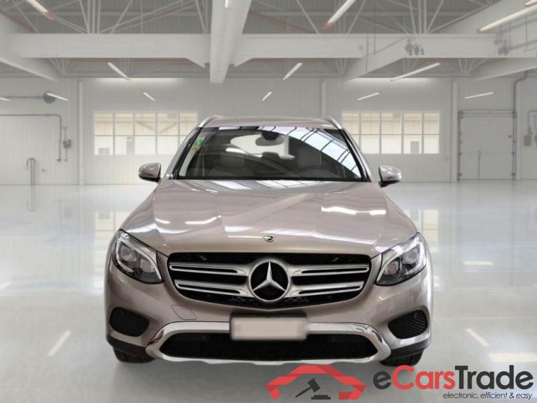 Mercedes 4 MERCEDES-BENZ GLC / 2015 / 5P / SUV GLC 220 D 4MATIC SPORT #6
