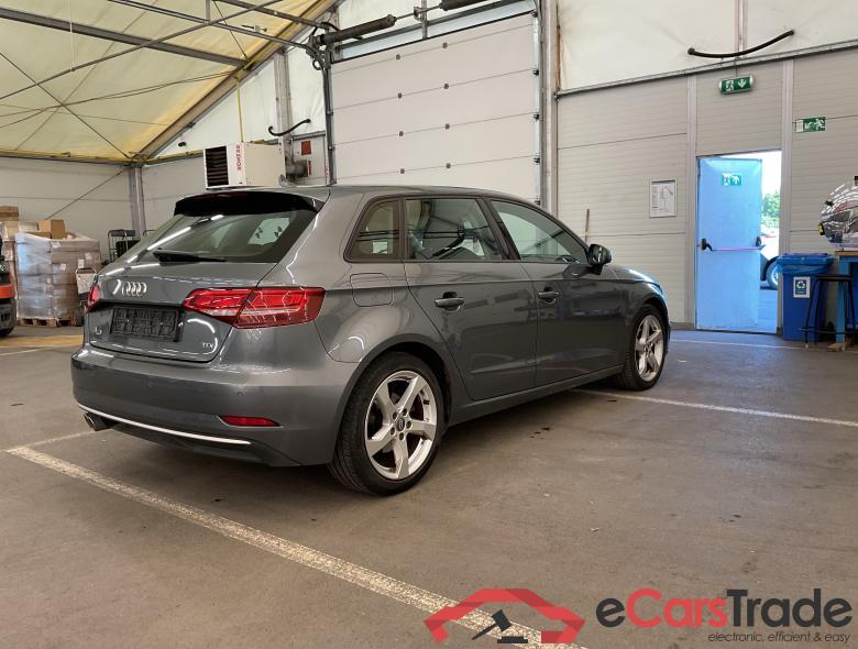 AUDI A3 Sportback Sportback 2.0 TDi Sport S tronic #2