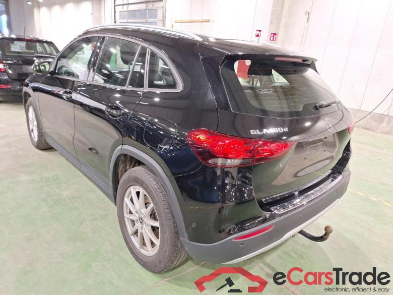 Mercedes GLA 180d Aut. Widescreen Navi 1/2 Leather KeylessGo Klima PDC ... #4