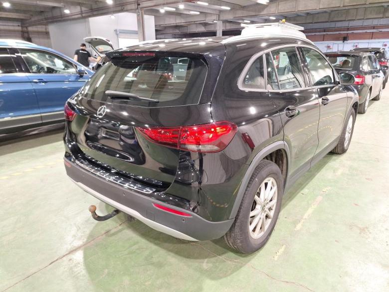 Mercedes GLA 180d Aut. Widescreen Navi 1/2 Leather KeylessGo Klima PDC ... #3