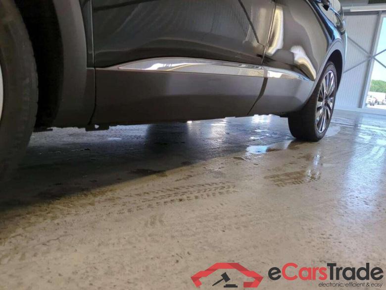 PEUGEOT 5008 1.2 PureT. GT-Line A #6
