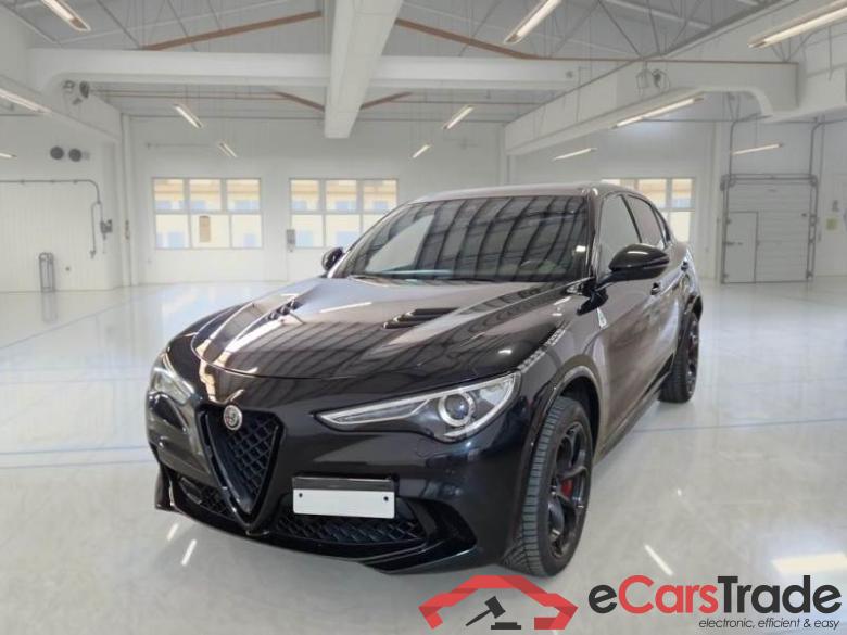 AlfaRomeo 68 ALFA ROMEO STELVIO / 2017 / 5P / SUV 2.9 V6 510CV QUADRIFOGLIO AT8 Q4 #1