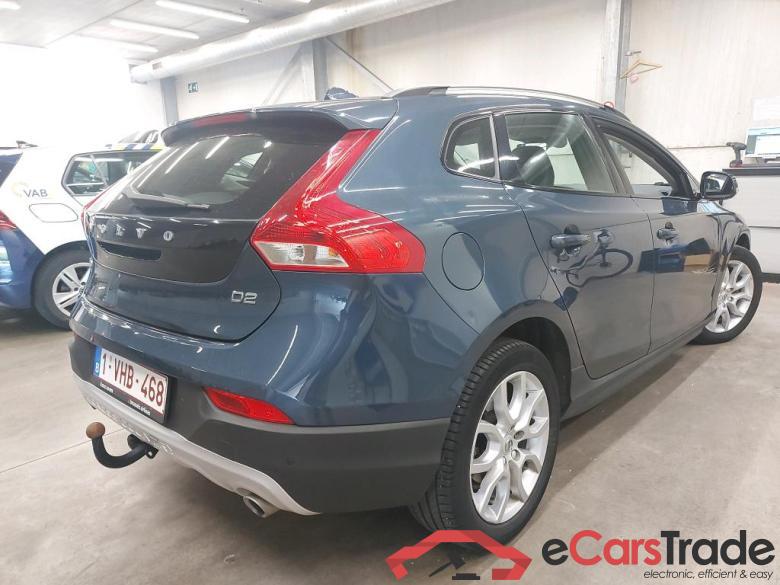 VOLVO - VOL V40 CROSS COUNTRY D2 120PK Geartronic Luxury Edition & Towing Hook #2