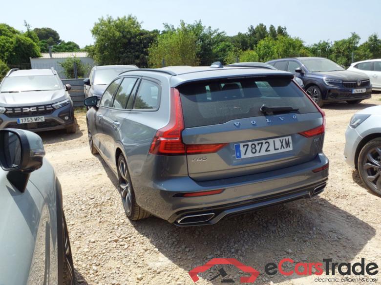 VOLVO V60 2.0 B4 R-Design #2