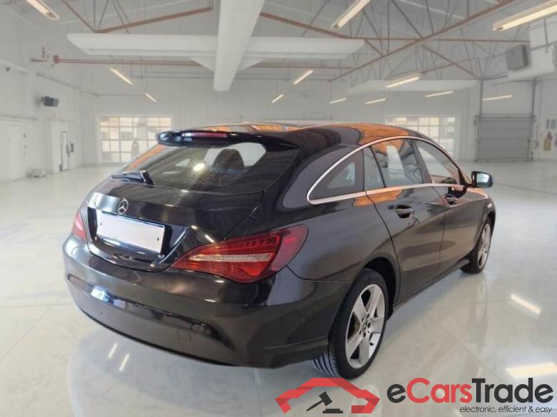 Mercedes 56 MERCEDES-BENZ CLA SHOOTING BRAKE / 2016 / 5P / STATION WAGON CLA 200 D AUTOMATIC BUSINESS EXTRA #2