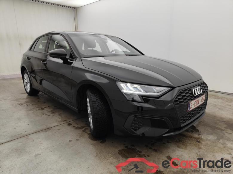 Audi A3 Sportback 1.4 40 TFSI e Attraction 5d #2