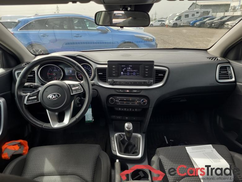 Kia  Ceed (2015) Ceed SW 1.6 CRDi 100 Fresh #5