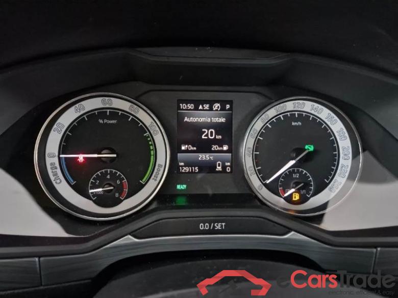 Skoda 23 SKODA SUPERB WAGON / 2019 / 5P / STATION WAGON 1.4 TSI PLUG-IN HYBRYD EXECUTIVE DSG #4