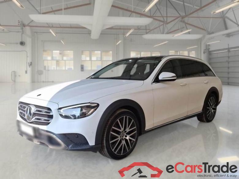 Mercedes 8 MERCEDES-BENZ CLASSE E ALL-TERRAIN / 2016 / 5P / STATION WAGON E220D 4MATIC AUTO A-T BUSINESS SPORT #1