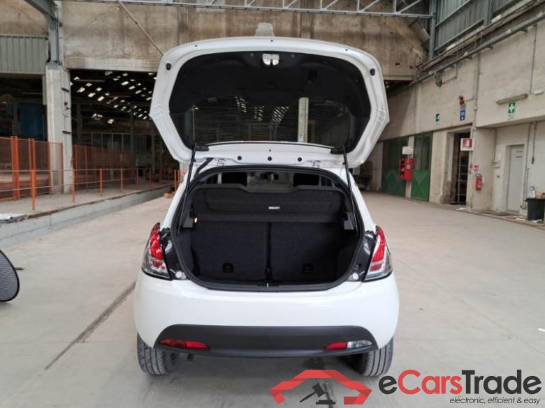 Lancia 3 LANCIA YPSILON ECOCHIC / 2021 / 5P / BERLINA 1.0 FIREFLY 70CV SeS HYBRID SILVER #5