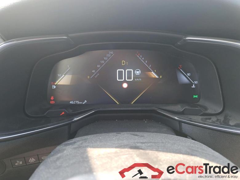 DS PureTech 132kW (180CV) Auto. GRAND CHIC DS DS 7 Crossback / 2017 / 5P / todoterreno PureTech 132kW (180CV) Auto. GRAND CHIC #4