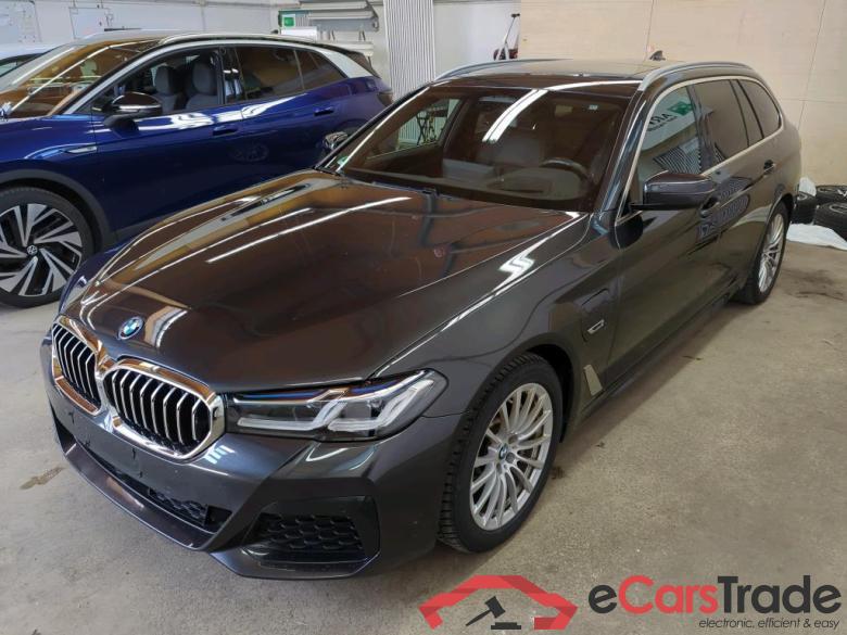BMW 5-Serie Touring ´16 Baureihe 5 Touring 530 e xDrive M Sport 2.0 215KW E6d #1