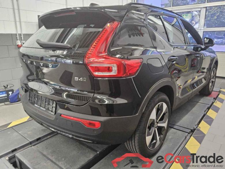 Volvo XC40 (2017->) DE - SUV5 B4 2WD EU6d, Ultimate Dark (EURO 6d), (Facelift) 2022 - 2023 #3