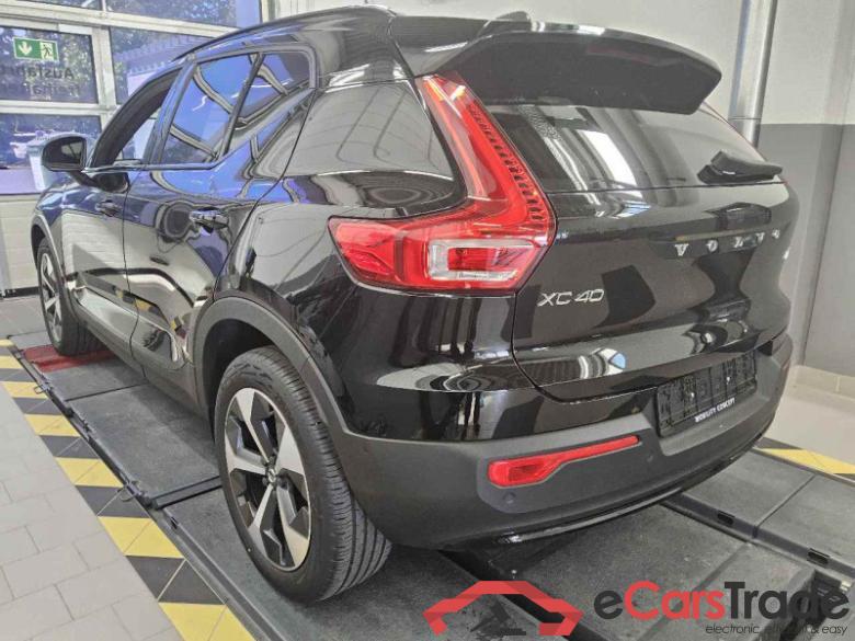 Volvo XC40 (2017->) DE - SUV5 B4 2WD EU6d, Ultimate Dark (EURO 6d), (Facelift) 2022 - 2023 #4