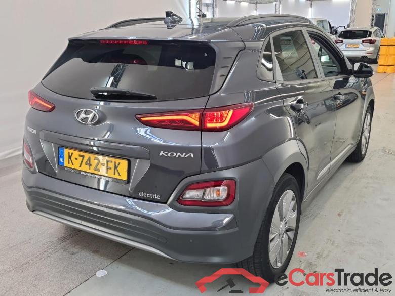 Hyundai Kona '17 Hyundai KONA Fashion Electric 64 kWh 5d #2