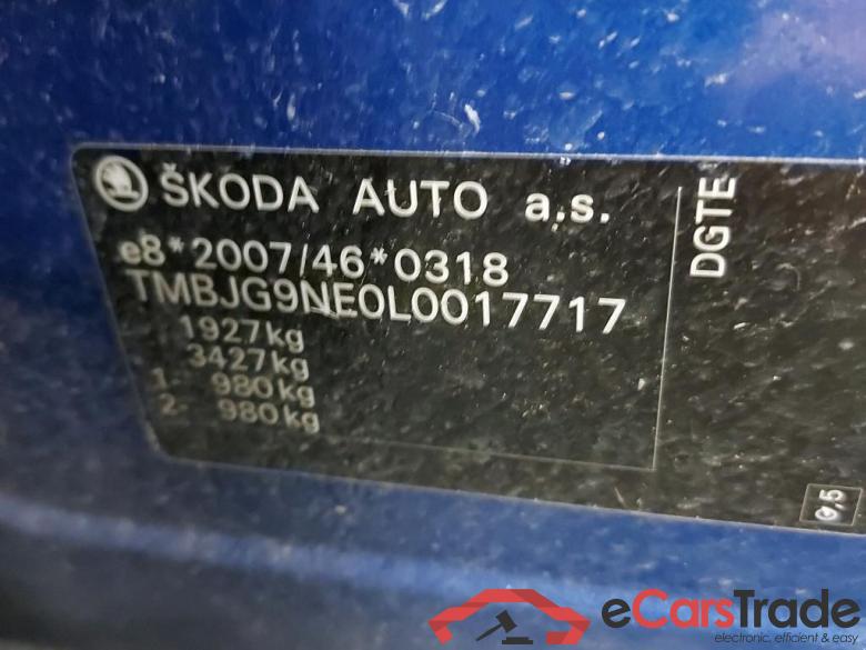 SKODA - SKO OCTAVIA COMBI CRTDI 115PK GreenTec Style & GPS & Look & Kessy & PDC Front & Rear #6