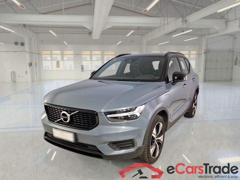 Volvo 223 VOLVO XC40 / 2017 / 5P / SUV T5 PLUG-IN HYBRID AUTO RECHARGE R-DESIGN #1
