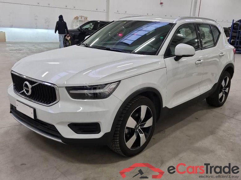 Volvo 19 VOLVO XC40 / 2017 / 5P / SUV D3 AWD GEARTRONIC MOMENTUM #1