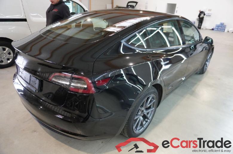 TESLA Model 3 Standard Reichweite Plus Hinterradantrieb 4d 208kW #2