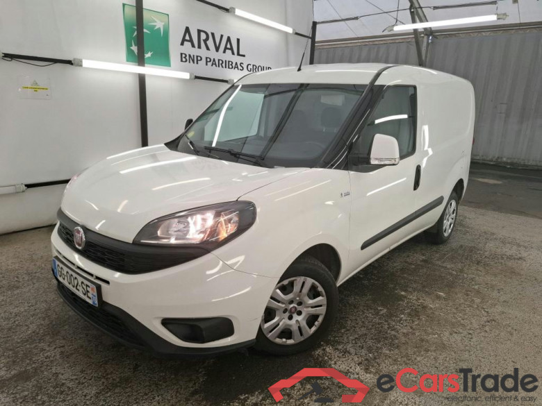 FIAT Doblò Cargo / 2015 / 4P / Fourgonnette 1.6 Multijet 105 Pro Lounge
