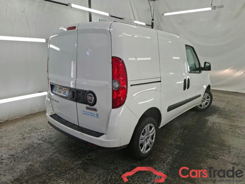 FIAT Doblò Cargo / 2015 / 4P / Fourgonnette 1.6 Multijet 105 Pro Lounge #3
