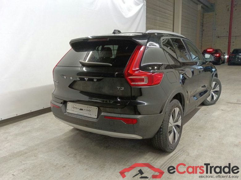 Volvo XC40 T3 Geartronic Momentum Pro 5d #2