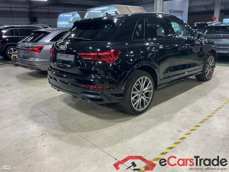 AUDI Q3 1.4 45 TFSI E S TRONIC S LINE #4 AUDI Q3 1.4 45 TFSI E S TRONIC S LINE #4