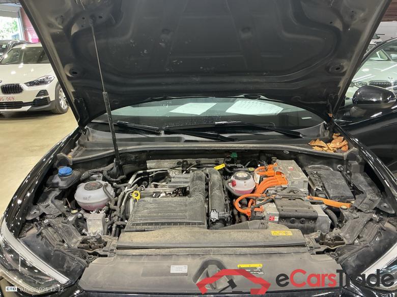 AUDI Q3 1.4 45 TFSI E S TRONIC S LINE #6 AUDI Q3 1.4 45 TFSI E S TRONIC S LINE #6