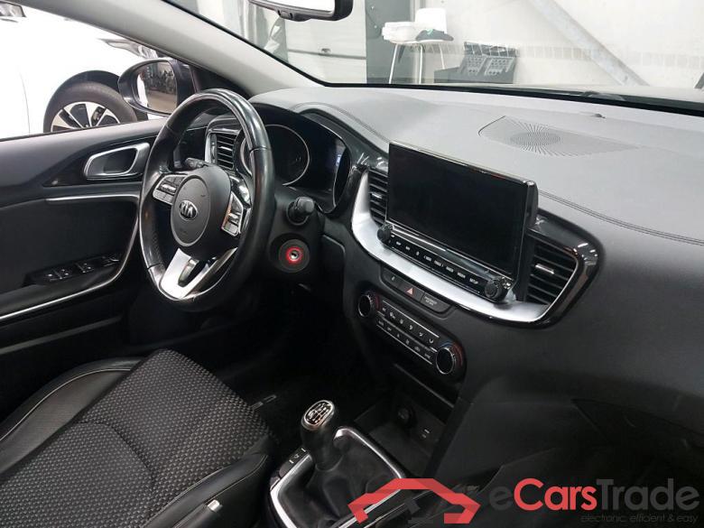 KIA - KIA CEED SPORTSWAGON CRDi 115PK ISG More Pack Navigation I & Tow Bar #3 KIA - KIA CEED SPORTSWAGON CRDi 115PK ISG More Pack Navigation I & Tow Bar #3