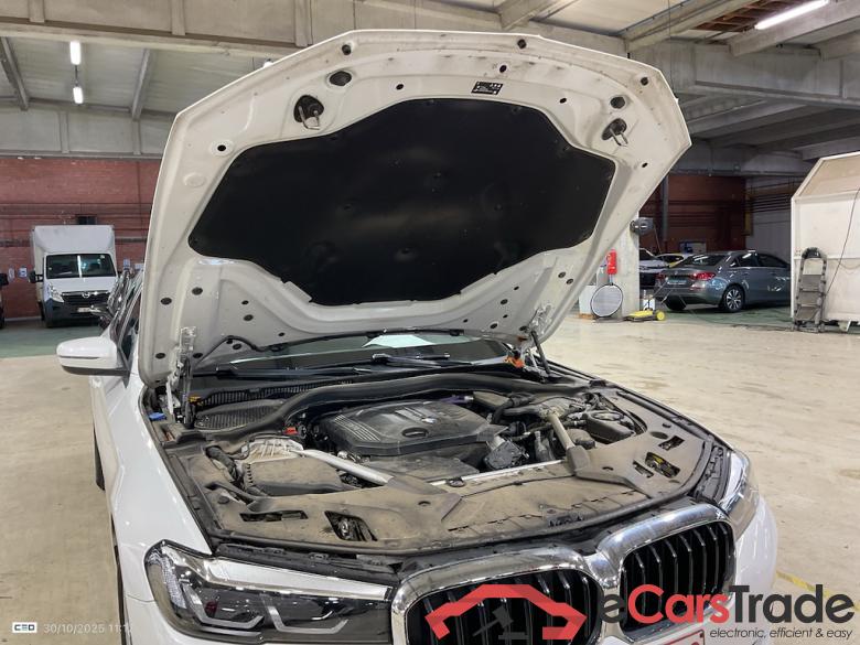 BMW 5 SERIES TOURING 2.0 520D 120KW TOURING AUTO #6 BMW 5 SERIES TOURING 2.0 520D 120KW TOURING AUTO #6