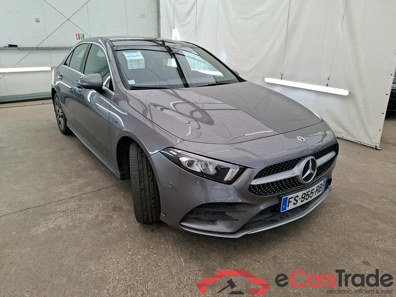 MERCEDES-BENZ Classe A Berline / 2018 / 4P / Berline A 250 e AMG Line 8G-DCT #4