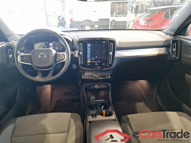 VOLVO XC40 / 2017 / 5P / SUV T5 PLUG-IN HYBRID AUTO RECH INSCRIP EXPR #3