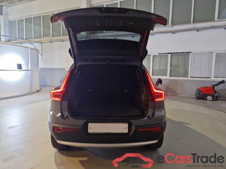 VOLVO XC40 / 2021 / 5P / SUV T5 RECHARGE PLUG-IN AUTO CORE #4
