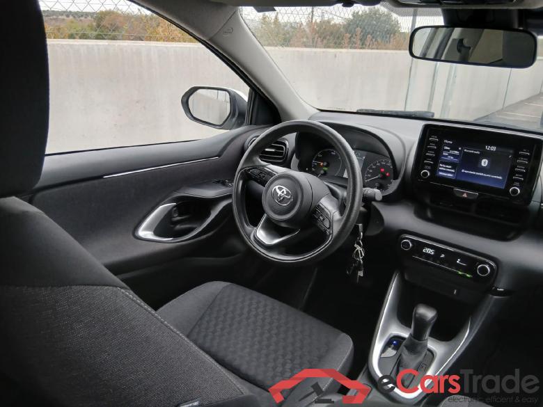 TOYOTA Yaris / 2020 / 5P / berlina con portón 1.5 120H Business Plus #3