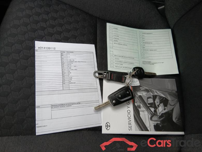 TOYOTA Yaris / 2020 / 5P / berlina con portón 1.5 120H Business Plus #5