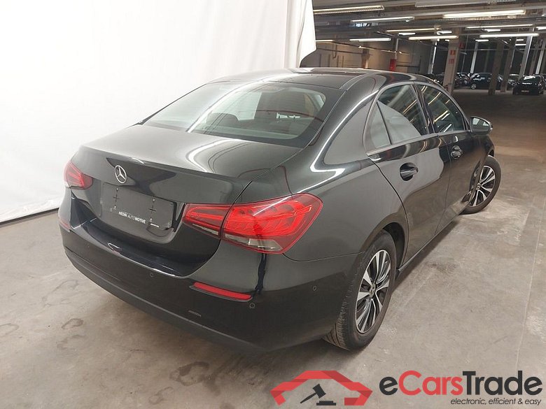 Mercedes-Benz A-Klasse Limousine A 200d Business Solution 4d #2