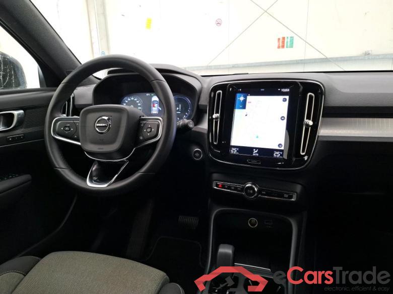 VOLVO XC40 / 2022 / 5P / SUV Recharge T5 262 DCT7 Start #5