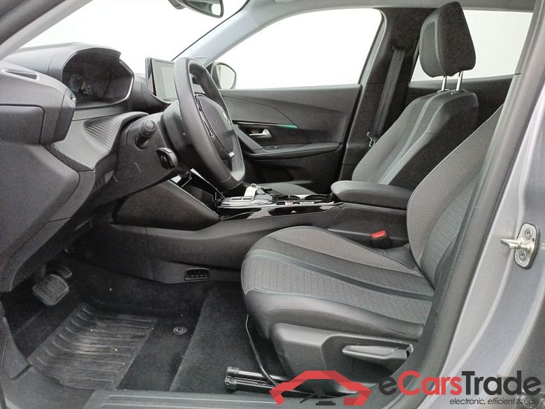 PEUGEOT E-2008 50 kWh Allure 5d #3
