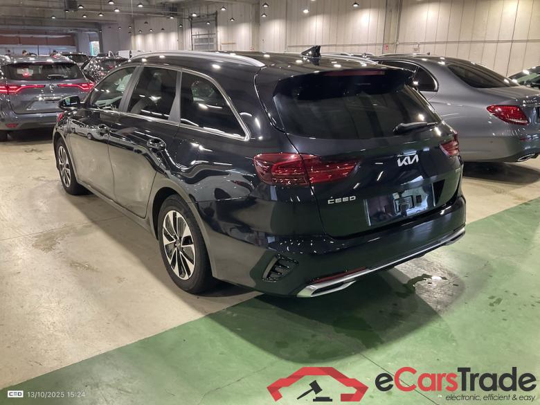 KIA CEE'D SPORTSWAGON 1.6 GDI PHEV BUSINESS LINE DCT #3