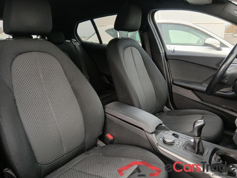 BMW Serie 1 / 2019 / 5P / berlina con portón 118i #6