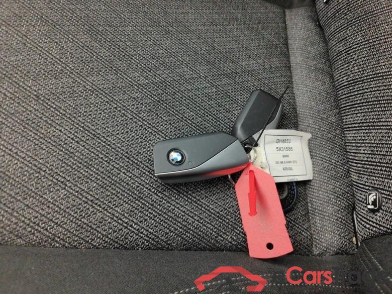 BMW iX1 66.5 kWh 272hp xDrive30 5d #4