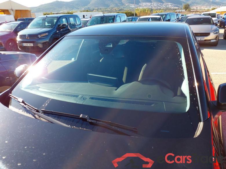 PEUGEOT 208 5P HYBRID 100 eDCS6 Automático Allure #6