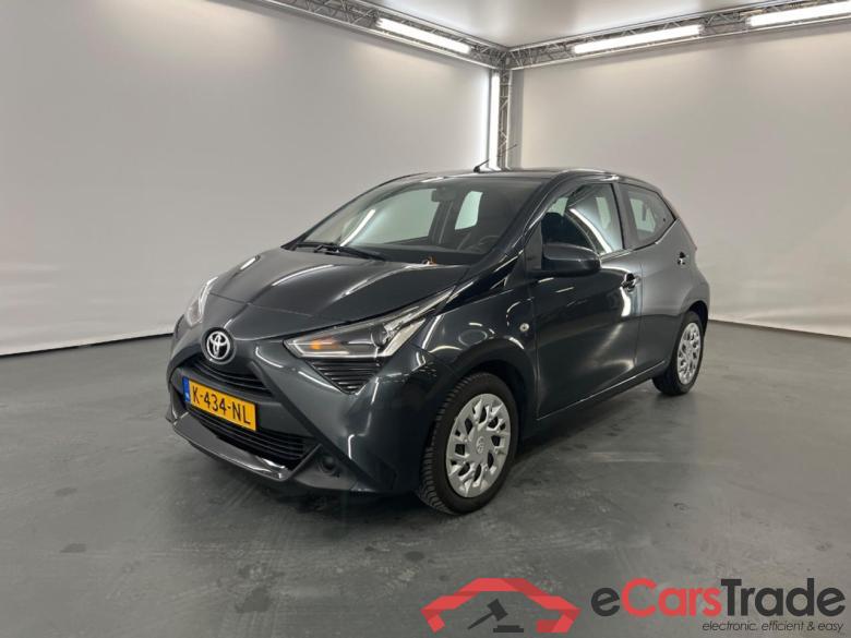 TOYOTA Aygo 1.0vvti x-play 53kW x-shift aut  #1