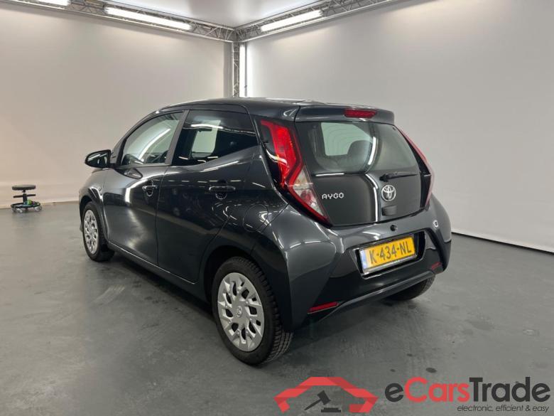 TOYOTA Aygo 1.0vvti x-play 53kW x-shift aut  #3