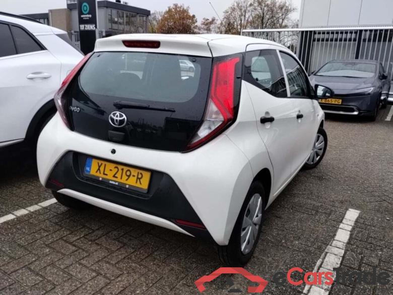 TOYOTA Aygo 1.0 VVT-i x-fun #4