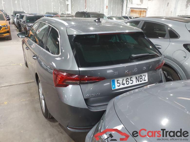 SKODA Octavia 2.0 TDI 110 kW (150CV) DSG 7 vel Automático Combi Design (Pano) #2