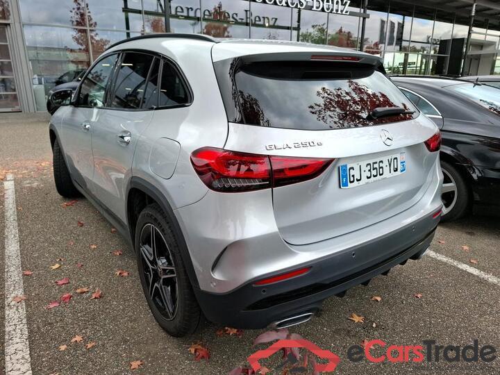 Mercedes GLA 250e Plug-In Hybrid AMG Night Aut. Pano LED-MultiBeam Widescreen Ambient Navi 1/2 Sport-Leather-Alcantara KeylessGo Camera Klima PDC ... #4