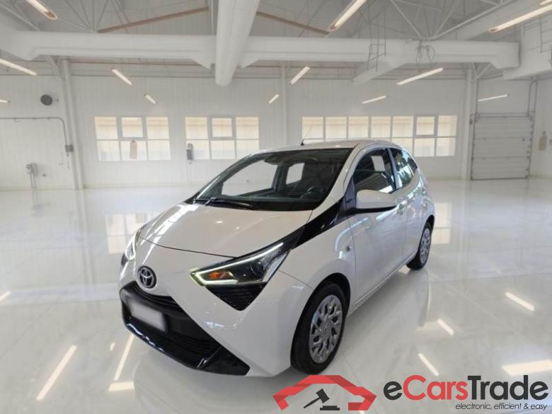 TOYOTA AYGO CONNECT / 2018 / 5P / BERLINA 1.0 VVT-I X-COOL #1