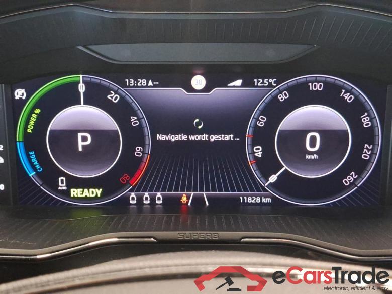 SKODA - SKO SUPERB TSI iV 218PK DSG6 Style Pack Corporate Plus & Premium II & Auxiliary Heater & 19 Inch & Matrix LED & 360 Camera & Safety & Pano Roof   * HYBRID * #5